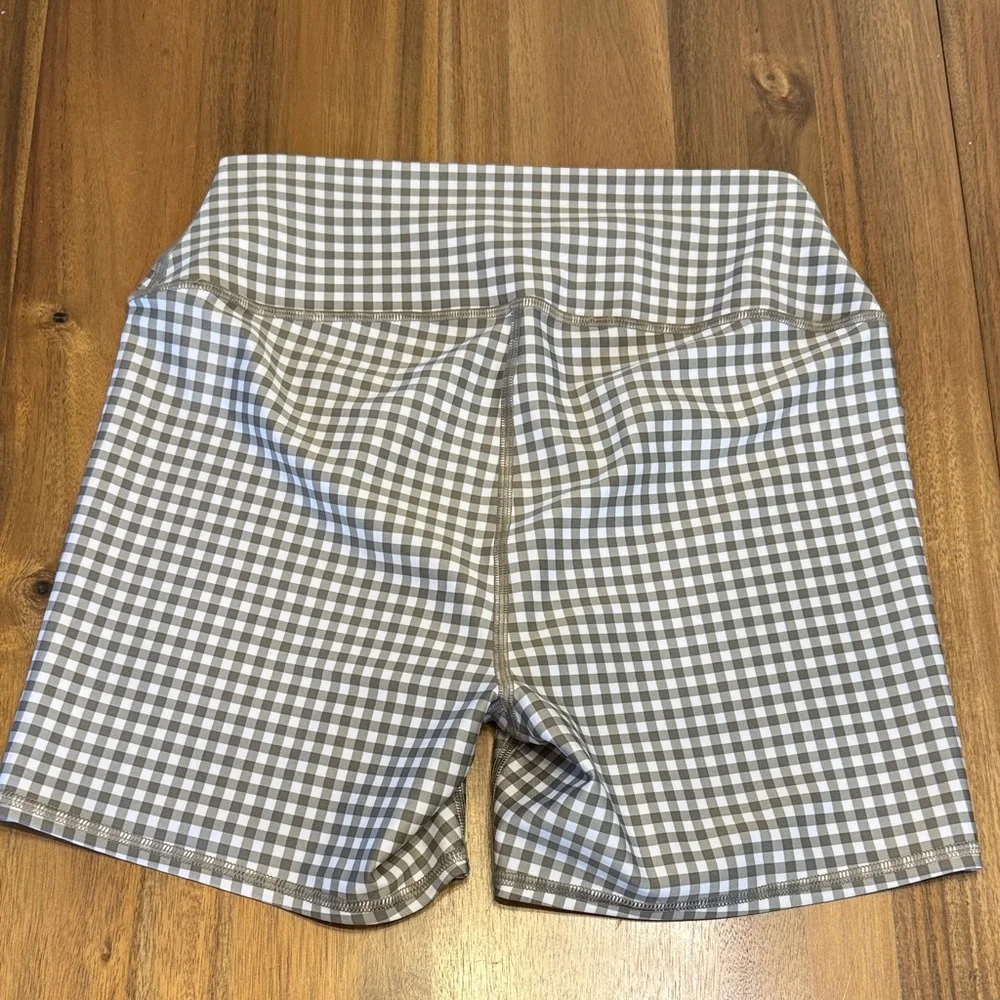 ALO Yoga Checkered Women's Bike Shorts - Picture 3 of 4